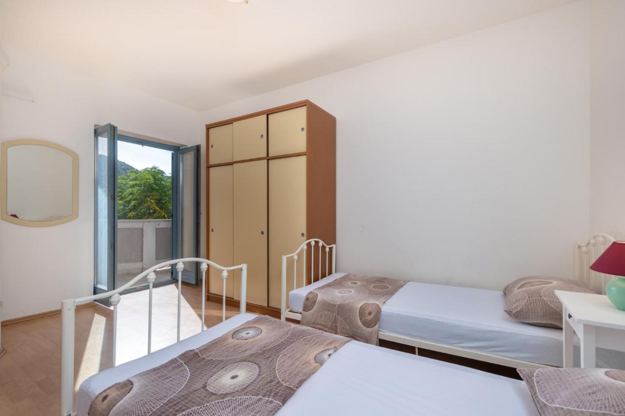 Apartment Sandra Supetarska Draga Ngoại thất bức ảnh