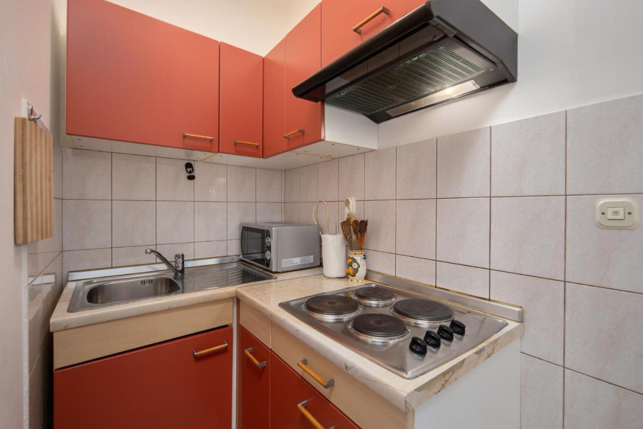 Apartment Sandra Supetarska Draga Ngoại thất bức ảnh