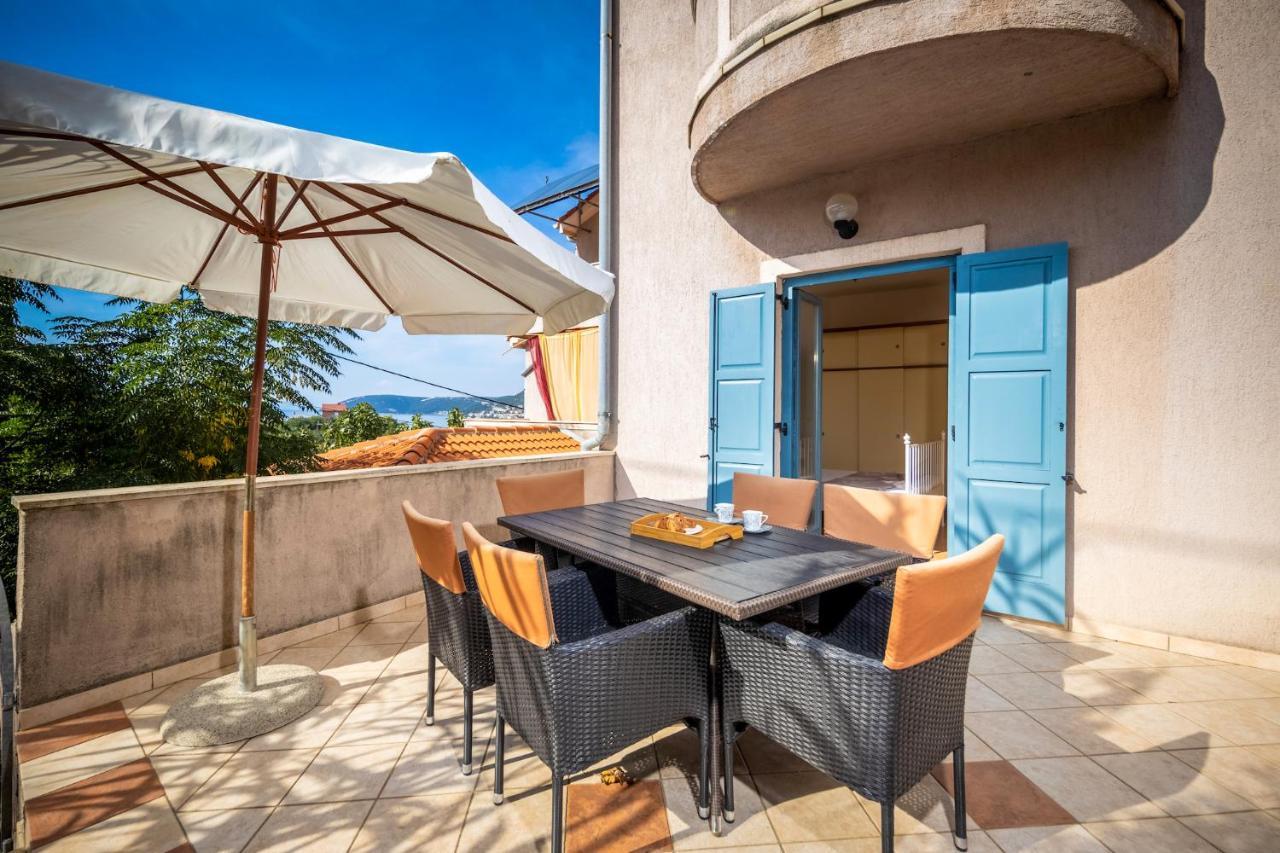 Apartment Sandra Supetarska Draga Ngoại thất bức ảnh